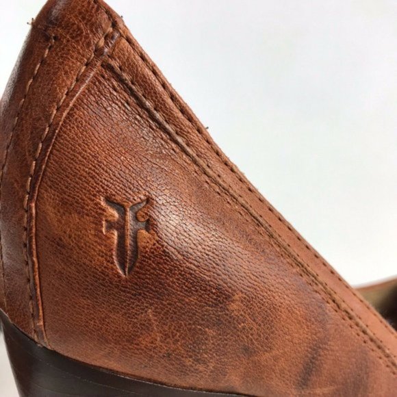 Frye Carson Round Toe Distressed Leather Brown Block Heels Size: 9 - Picture 5 of 13